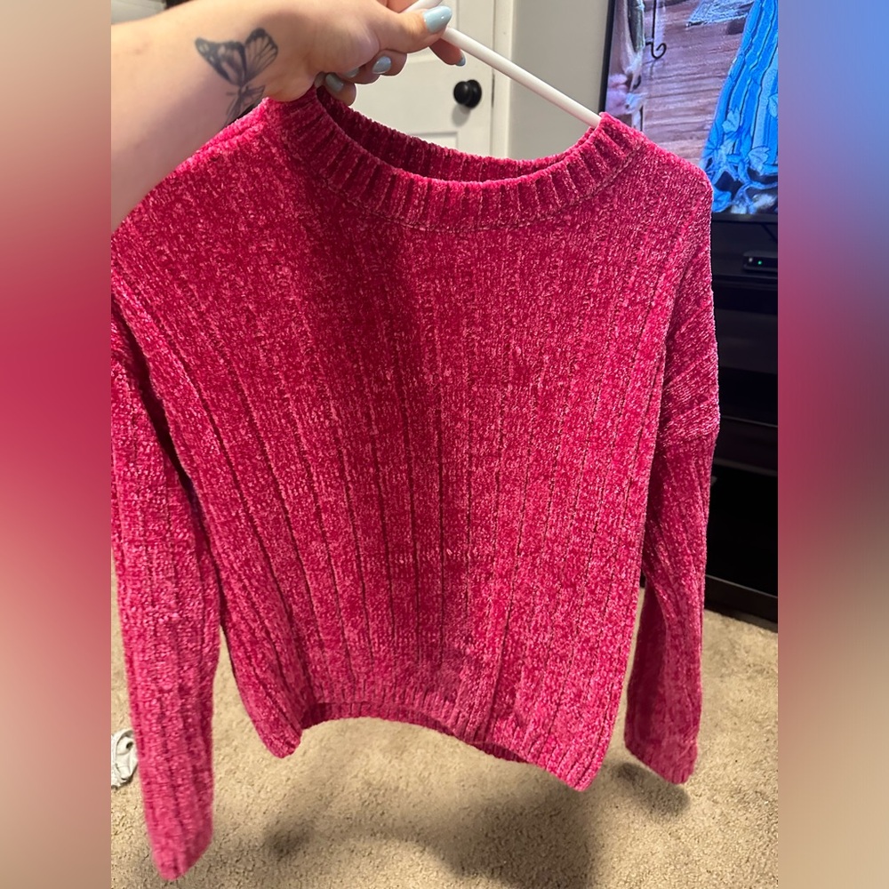 pink sweater